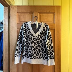 Vince Camuto Leopard Print V-Neck Sweater